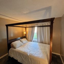 Solid Wood Canopy Bed Frame – Hoyt Trading Co.