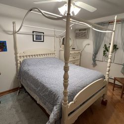 Girl’s Bedroom Furniture Set - $350 (North Suburbs)