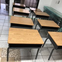 Escritorios  $15 Cada Uno 