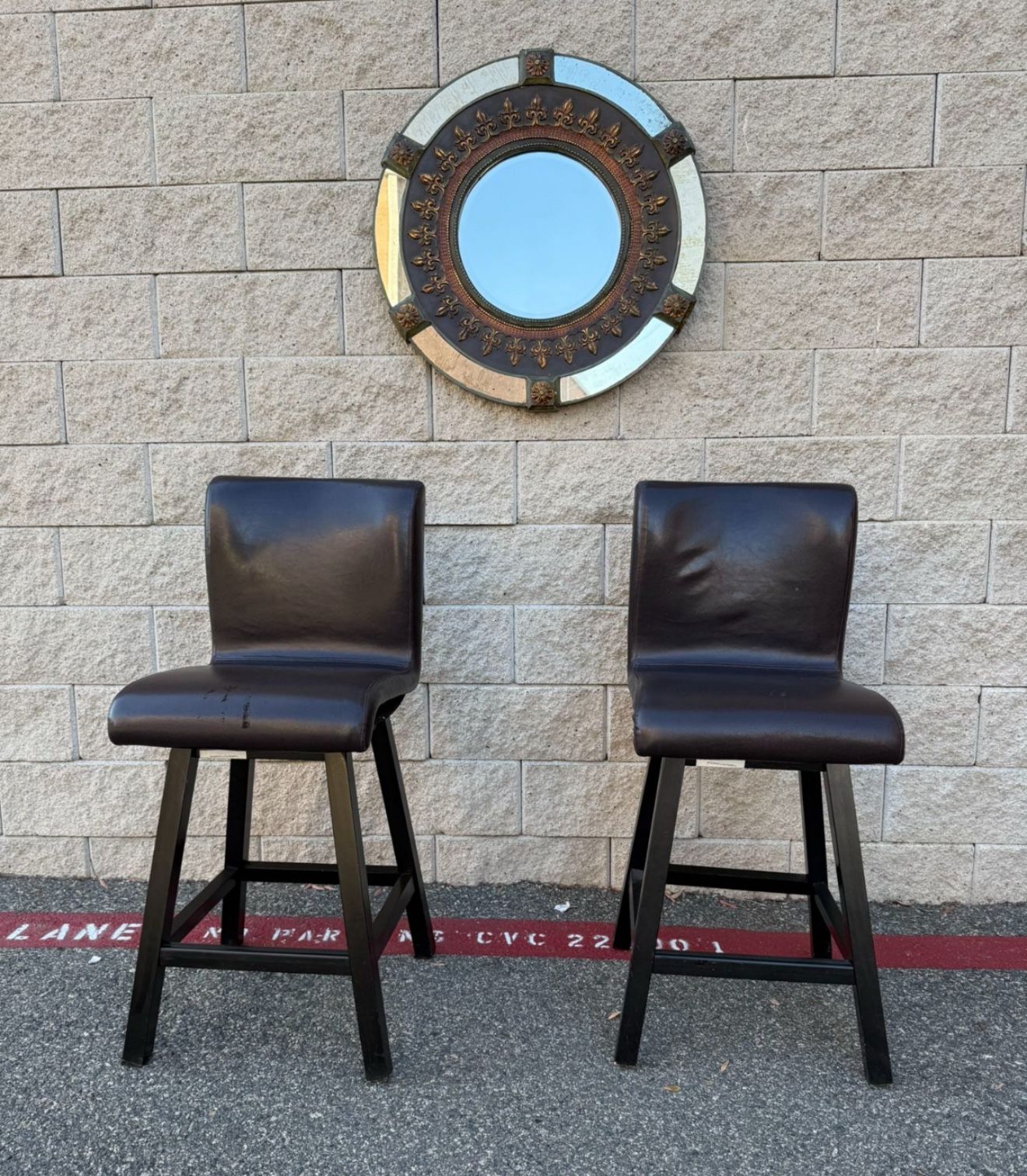Elegant Swivel Stools Chairs