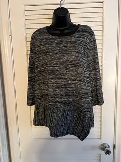 Chico’s Woman’s Top Sz large 12 Black White Excellent Condition 