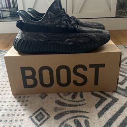 Yeezy 350 V2 ‘MX Dark Salt’