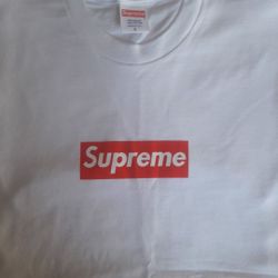 SUPREME Box Logo
