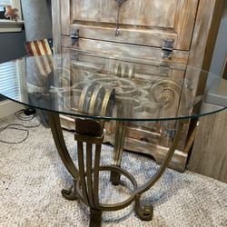 Side Table ( WILL DELIVER)