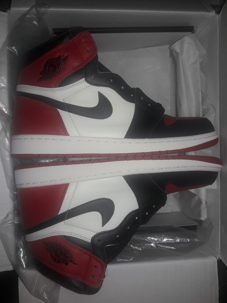 JORDAN 1 RED TOE New deadstock size 11.5