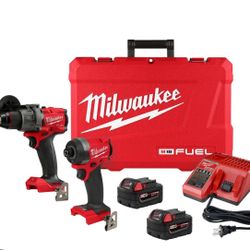 Milwaukee Tool/drill Set 
