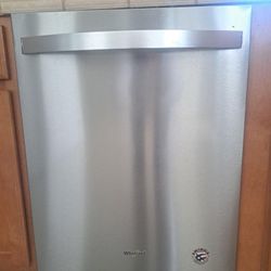 Whirl Pool Dishwasher 