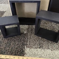 Small Wall Decorating Shelves