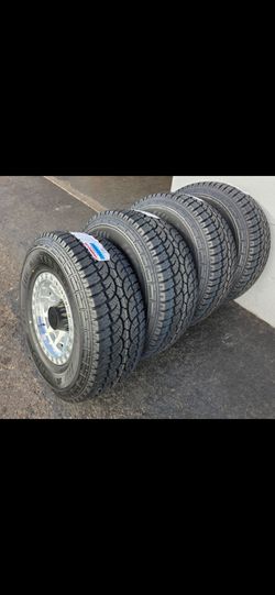17" LOCK Lunatic rims w/ 35" Americus AT tires