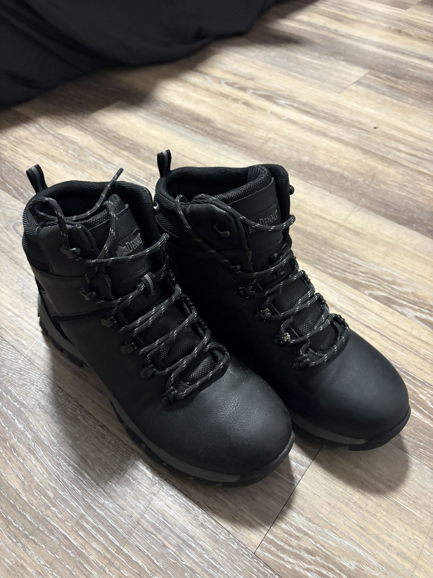 Men’s Work Boots Size 10