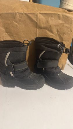 Kids show boots