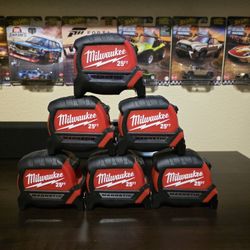 Milwaukee Tape Measures 