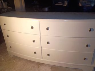 White six drawer dresser silver knobs