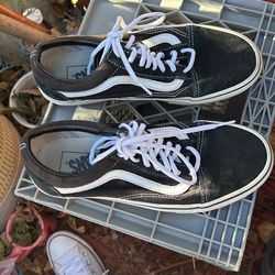 Men’s Size 7 Vans In Women’s Size 8 1/5