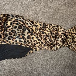 Women Cheetah Print Long Dress W/ Leg Slit - Size Small 
