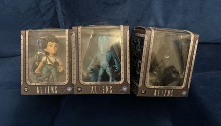 Aliens Collectible Figure Set of 3