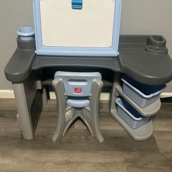 Step 2 Kids Desk/Art Studio