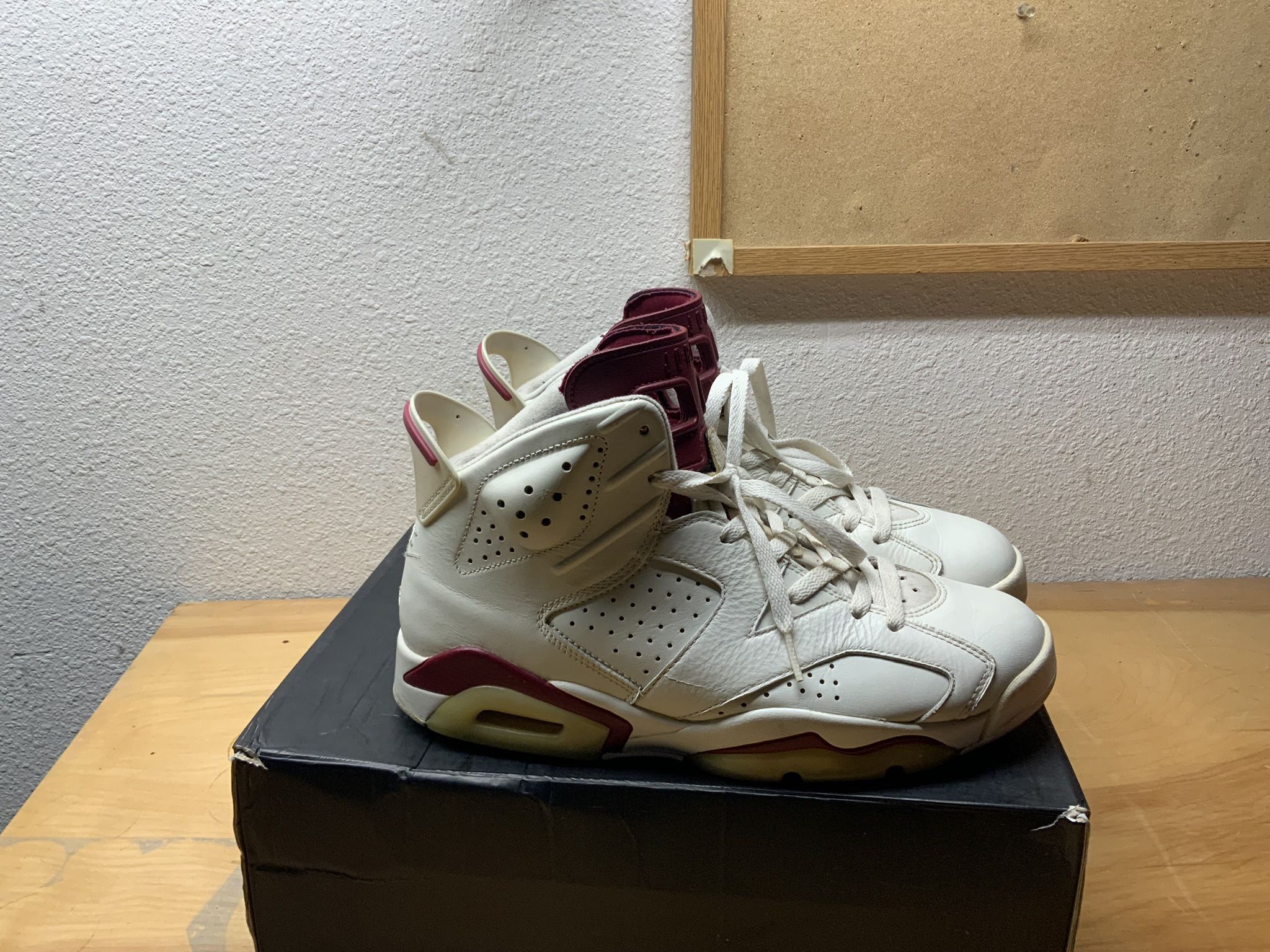 Jordan Retro 6 Maroon Sz 9.5