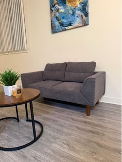 Couch , New (Sherman oaks)