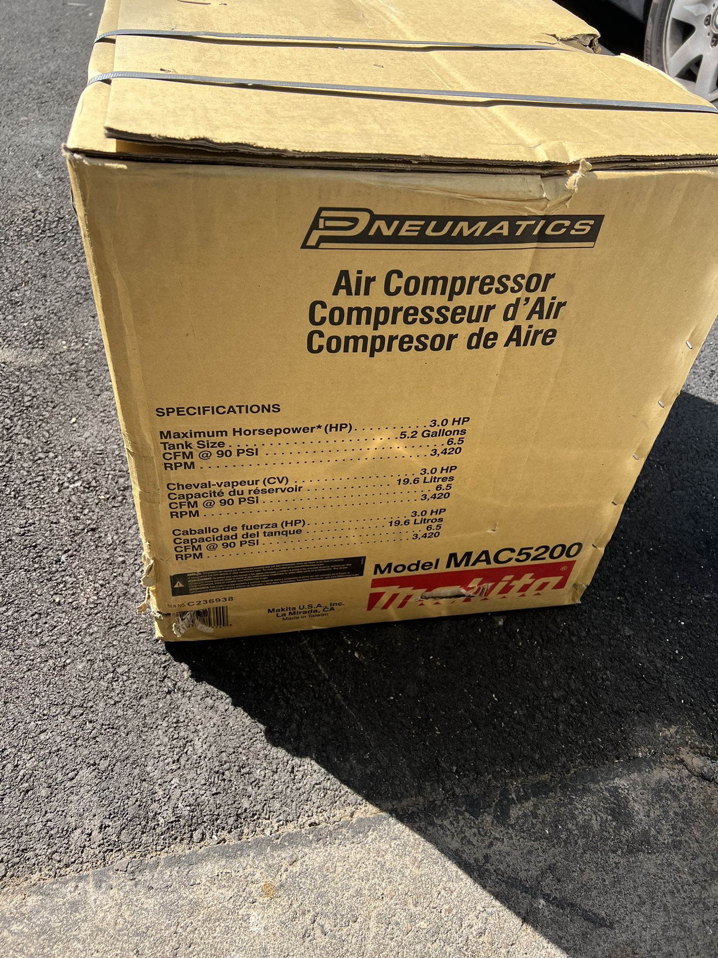 Makita MAC5200 Air Compressor Brand New