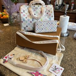 White Bag With Colors And Matching Wallet