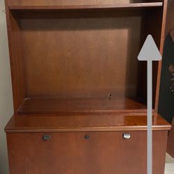 Mahogany 2 Piece Hutch