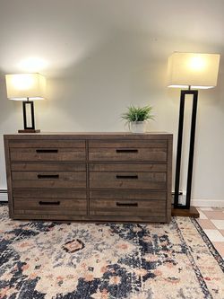 Modern Six-Drawer Dresser - Like New Cond. - Delivery Extra