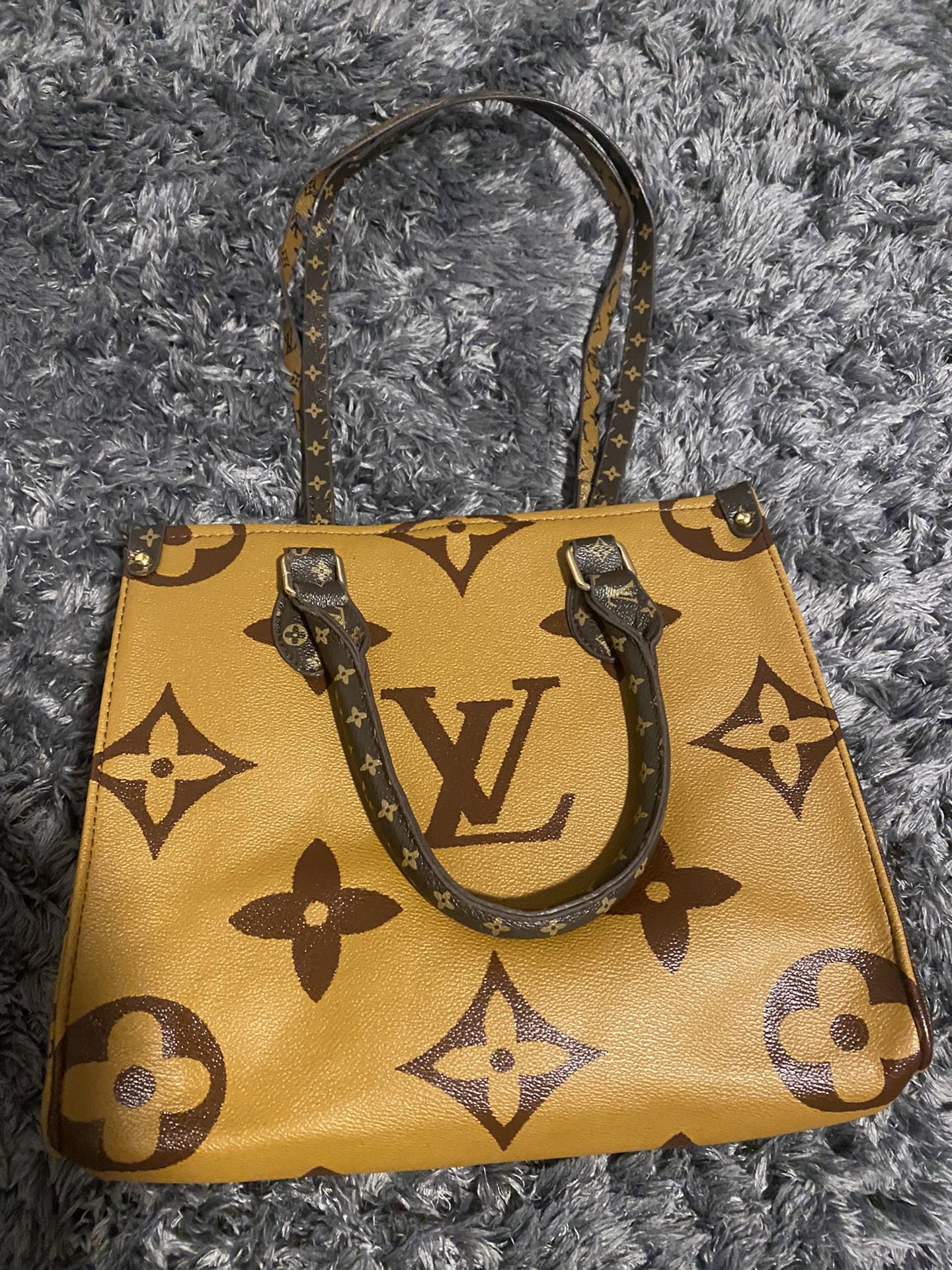 Medium Sized Purse 