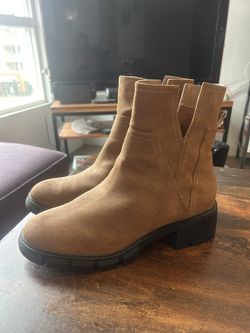 Women’s Boots Size 11