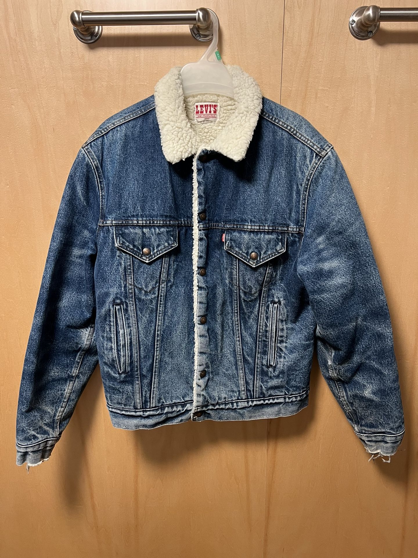 Vintage Levi’s Sherpa-Lined Denim Jacket – WPL 423 (Made in USA) Size 44L