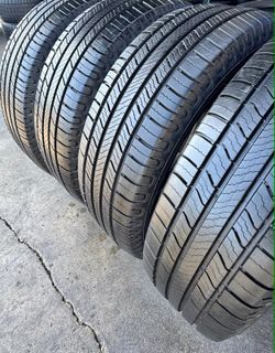 225/65/17 Michelin vendo un set de llantas usadas excelente condiciones de vida las 4 ✅🤩I am selling a set of used tires, all 4 in excellent living c