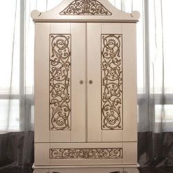 Bratt Decor Armoire 