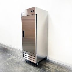 NSF Solid Door Reach-In Freezer 1 Door Freezer XB27F