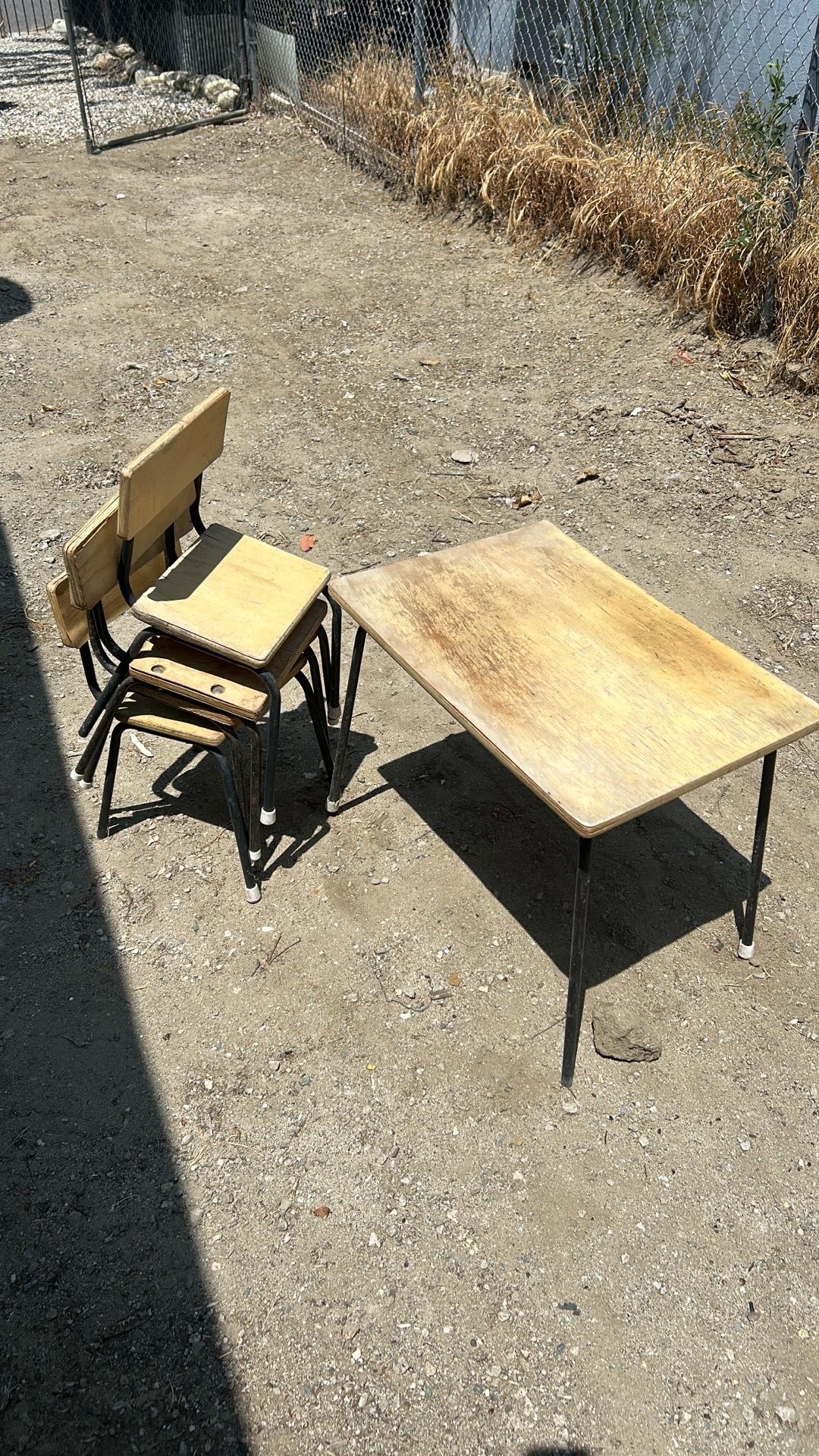 Kids table and 4 chairs
