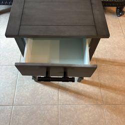 Console / Side Table