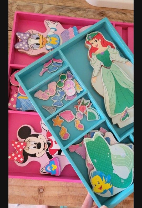 Puzzles Set , Dress Up, Disney.