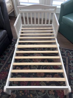 White toddler bed normal wear and tear. Overall good condition