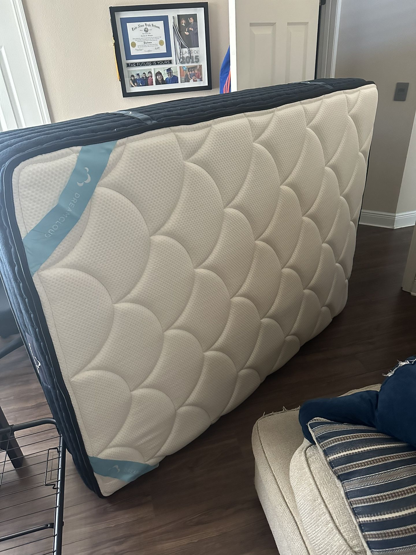 Dream Cloud premier Full Mattress 