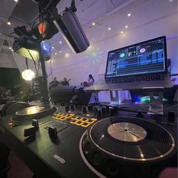 DJ SOUND AND LIGHTS