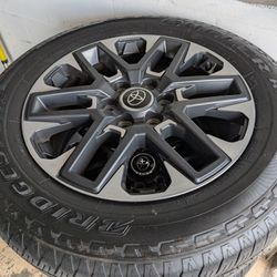 Toyota Tundra 20" Wheels