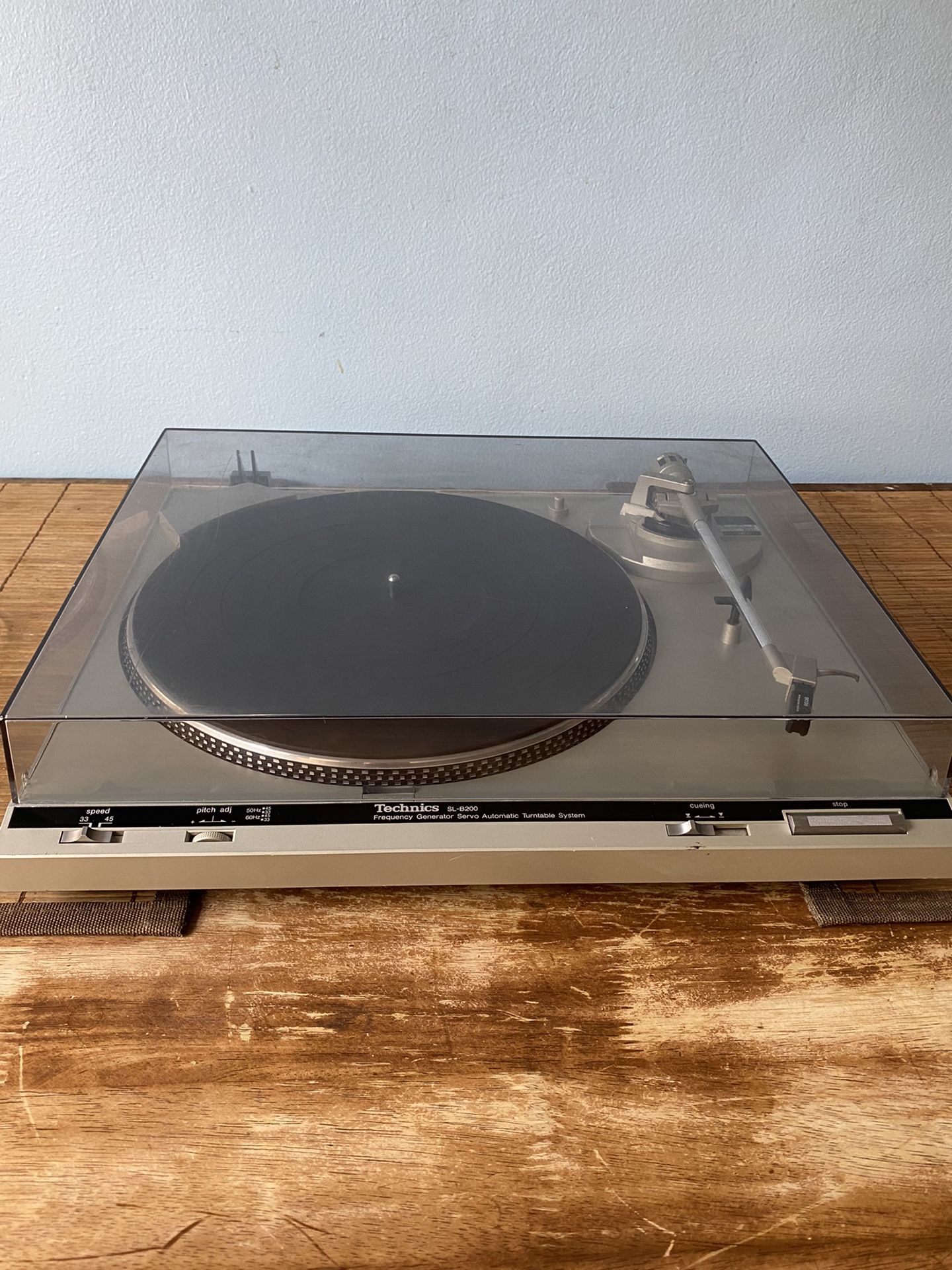 Technics SL-B200 Belt-drive Servo Automatic Turntable