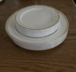 Disposable Plastic Dinnerware