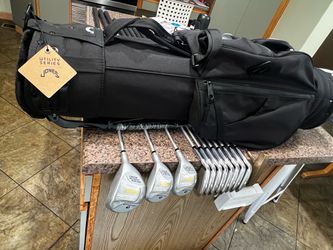 NEW, female, Golf Club set, Pro Kennex, Irons plus metal woods, includes putter, with NEW bag. All for $189