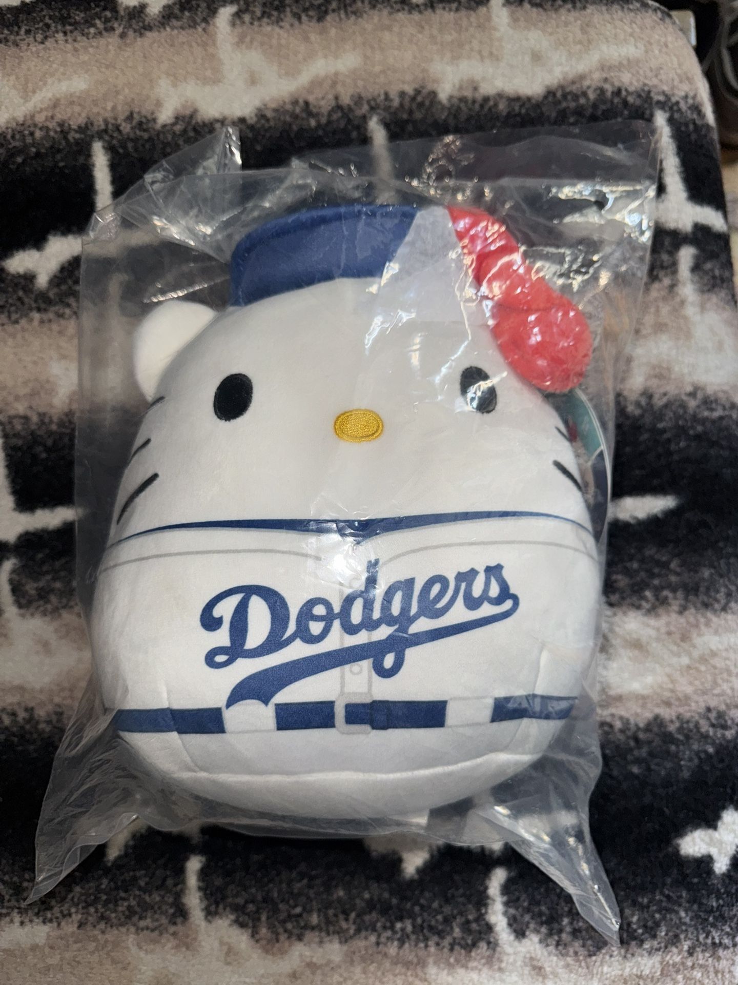 Hello Kitty dodger plushy