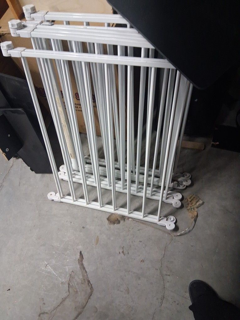 Large Baby Gates/ Playpen