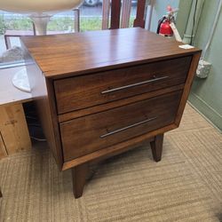Hojen Nightstand