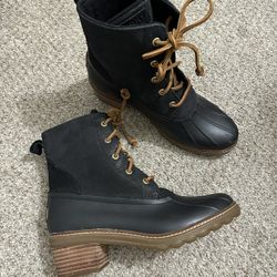 Sperry Women’s Boots Size 10