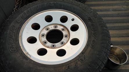 Ford F250 F350 Stock rims And Tires