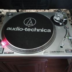 Audio Technica Turntable 