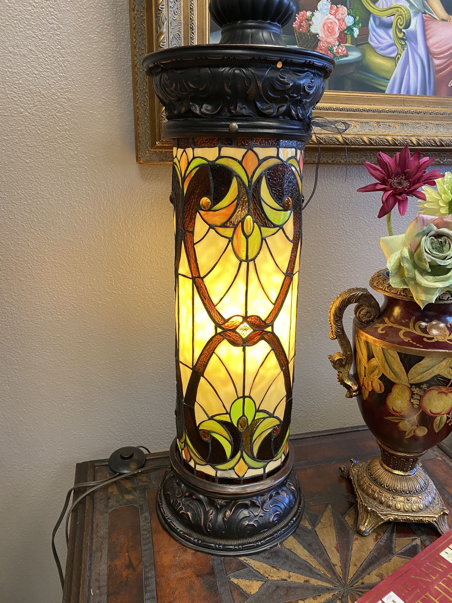 Stunning Tiffany style Stand Lamp